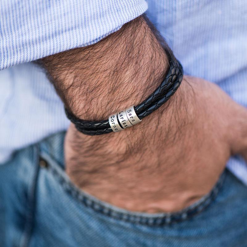 Heren Armband van Zwart Leer – Aanpasbaar met Afwerkingen in Zilver of Goud