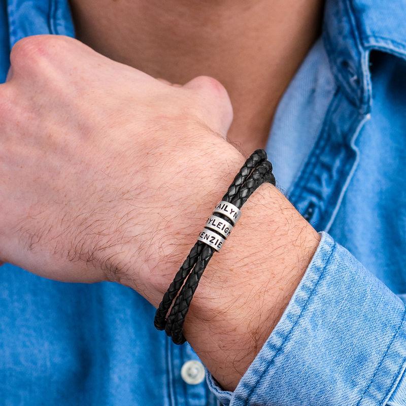 Heren Armband van Zwart Leer – Aanpasbaar met Afwerkingen in Zilver of Goud